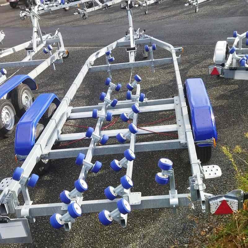Remorque bateau 2 essieux GALAXY -GD18 / G2702 - PTAC : 3500 Kg - multi-rouleaux